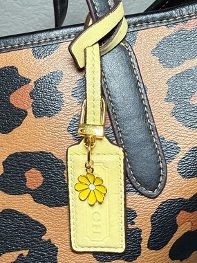 Coach Butter Yellow hang tag/luggage tag in EUC